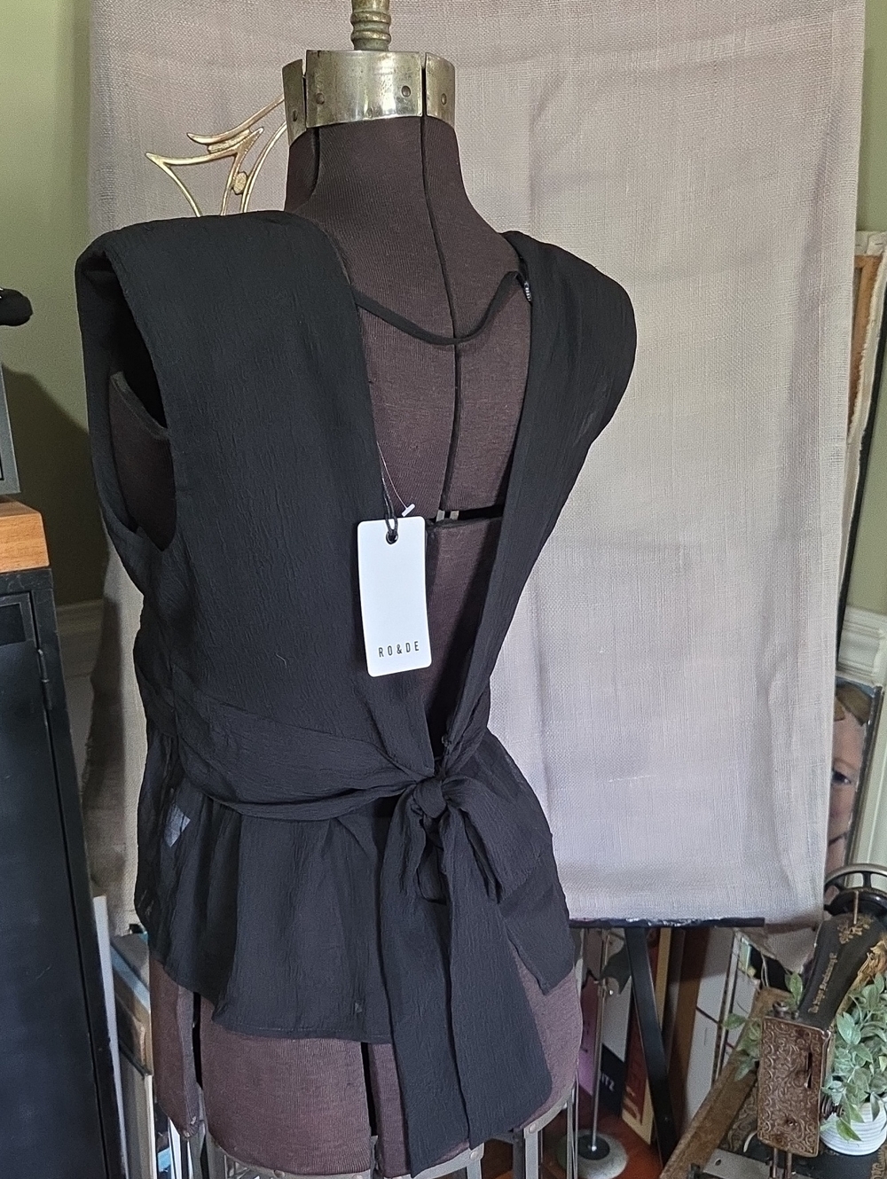 NWT Black Tie-Back Sleeveless Blouse M